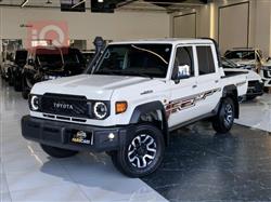 تويوتا لاند كروزر 70 بيك اب